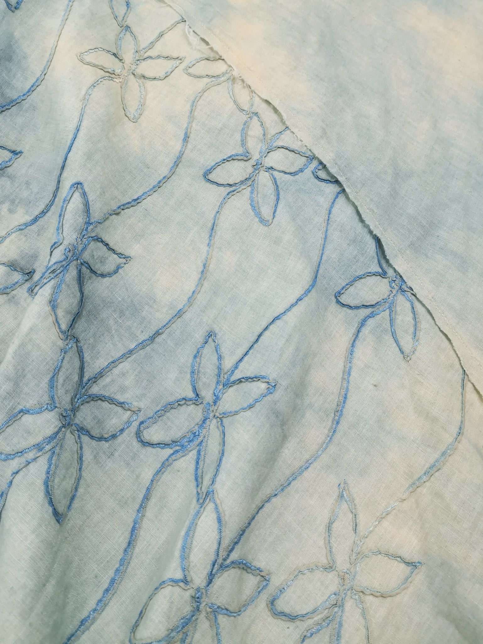 Norma Vintage _blue flowers skirt